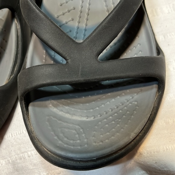 Crocs Strappy Wedge SANDALS Women’s 9 Black Slip-on Beach Shoes Patricia II - Picture 15 of 16